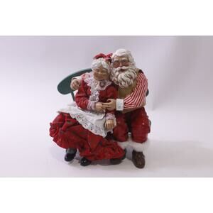 Santa Claus and Mrs Claus Sitting on a Bench, Figure, Christmas, ~ 260120-WH 906